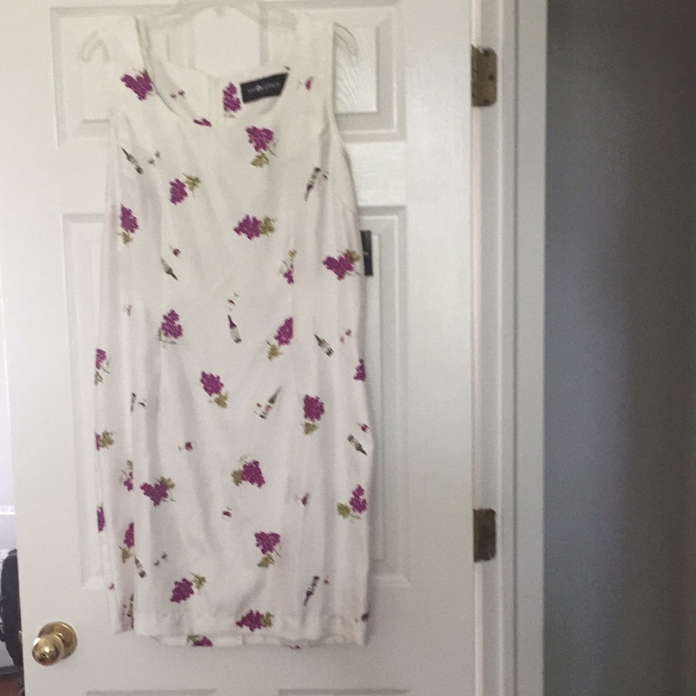 Very chic sleeveless dress